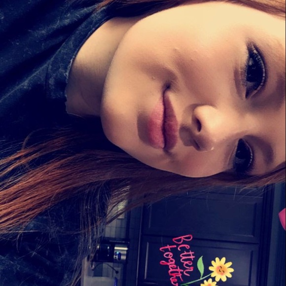 Meet your Posher, Faith - Picture 2 of 2